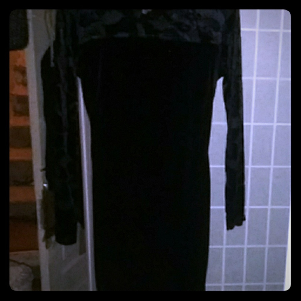 Long sleeve simply black dress